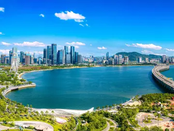 深市上市公司上半年凸显韧性和活力,这五大行业贡献近半数利润