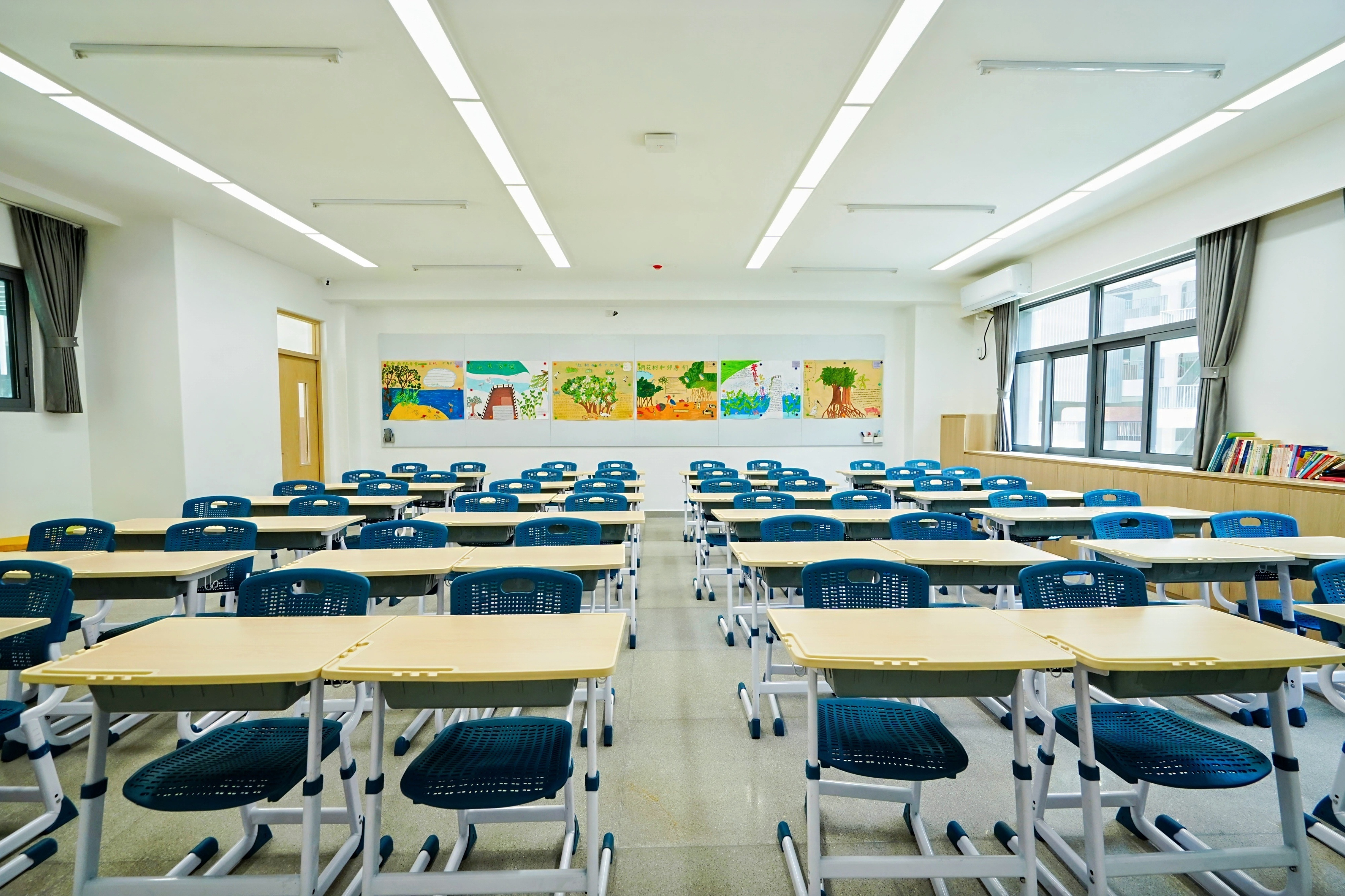 育才求真学校教室内部